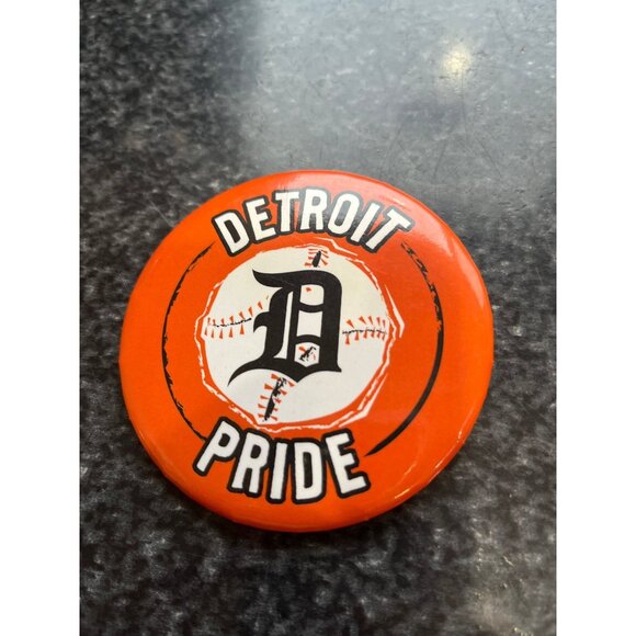 Vtg Detroit Tigers 2 Programs & Detroit Pride Pin The Final Game 9/27/99 Opening - Picture 7 of 8
